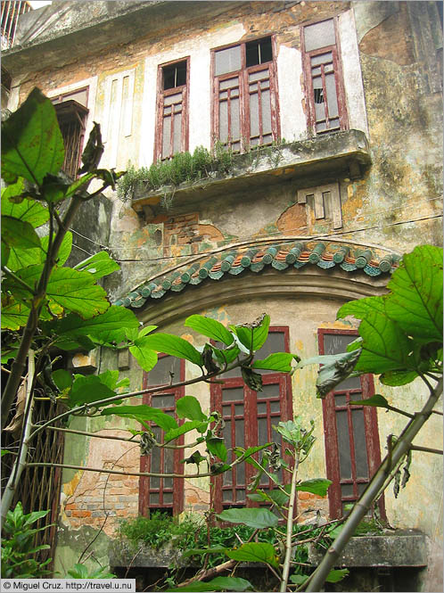 Macau: Abandoned house