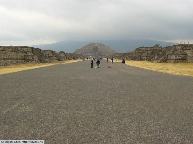 Mexico: Teotihuacan: Avenue of the Dead