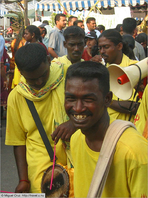 Malaysia: Thaipusam in KL: The happiest drummer