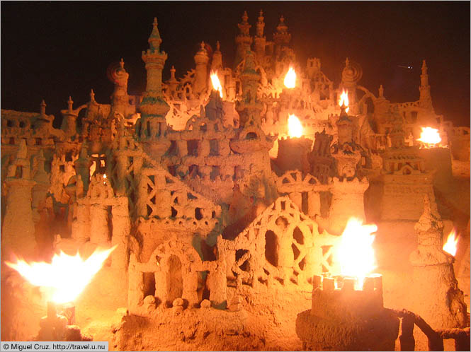United States: Miami Beach: Sand castle by night