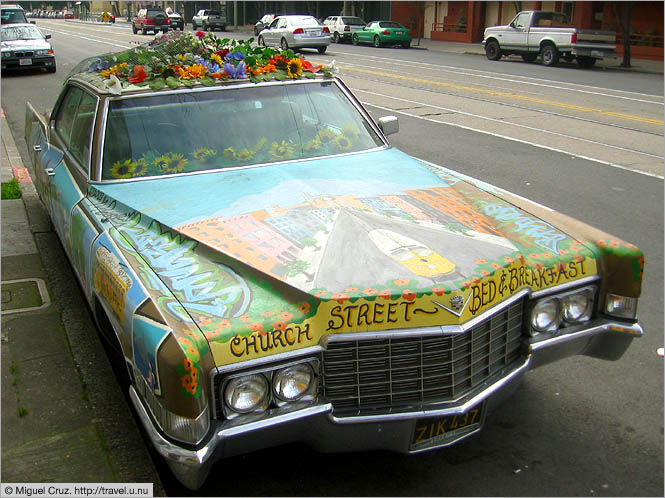 United States: San Francisco: Colorful car